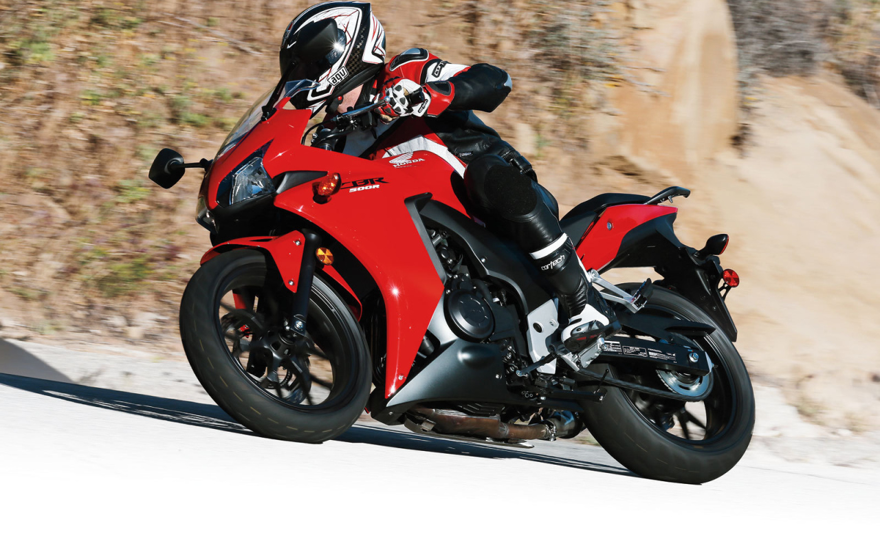 Надежный мотоцикл Honda CBR 500 R