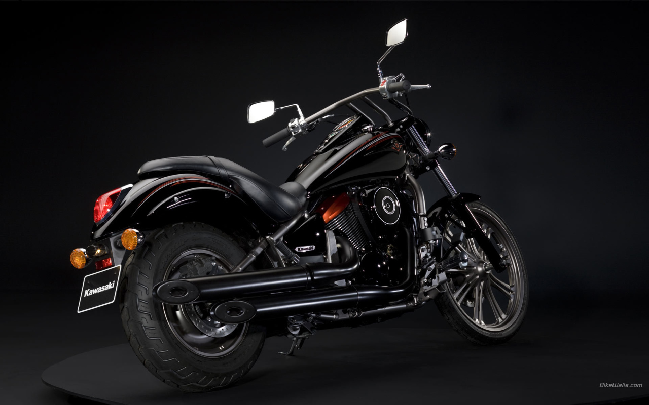 Надежный мотоцикл Kawasaki VN 900 Classic