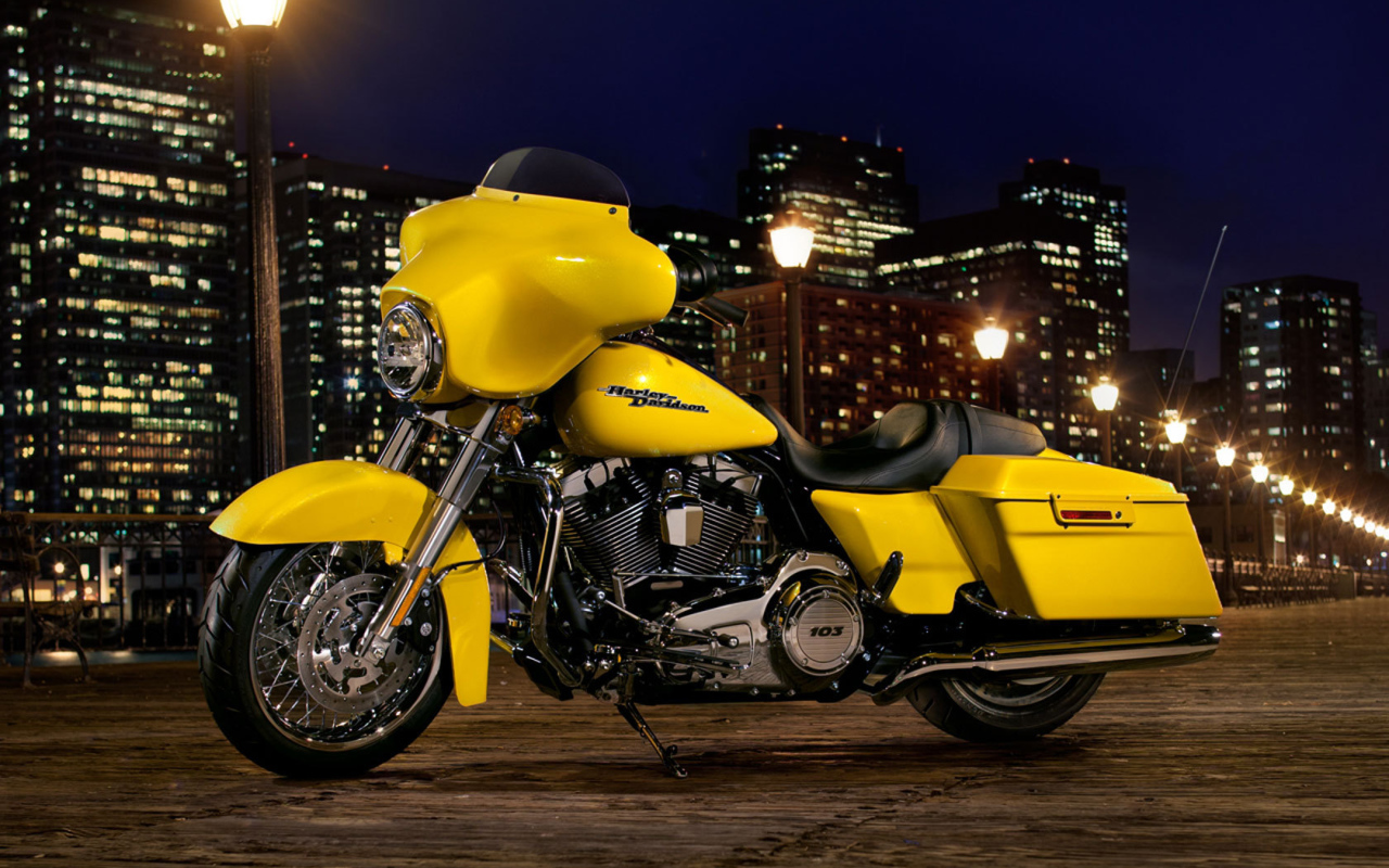 Тест-драйв мотоцикла Harley-Davidson Street Glide
