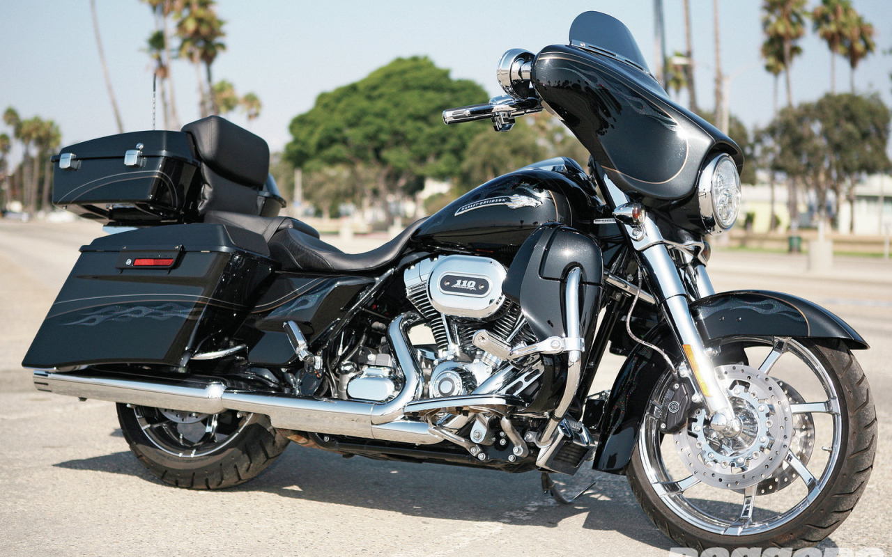 Невероятный мотоцикл Harley-Davidson Street Glide