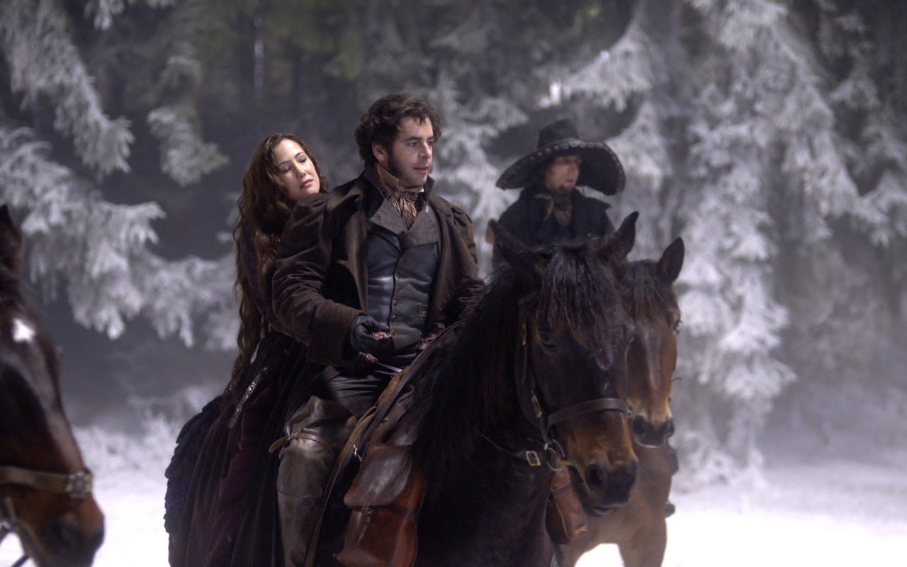 Красавица и чудовище в лесу