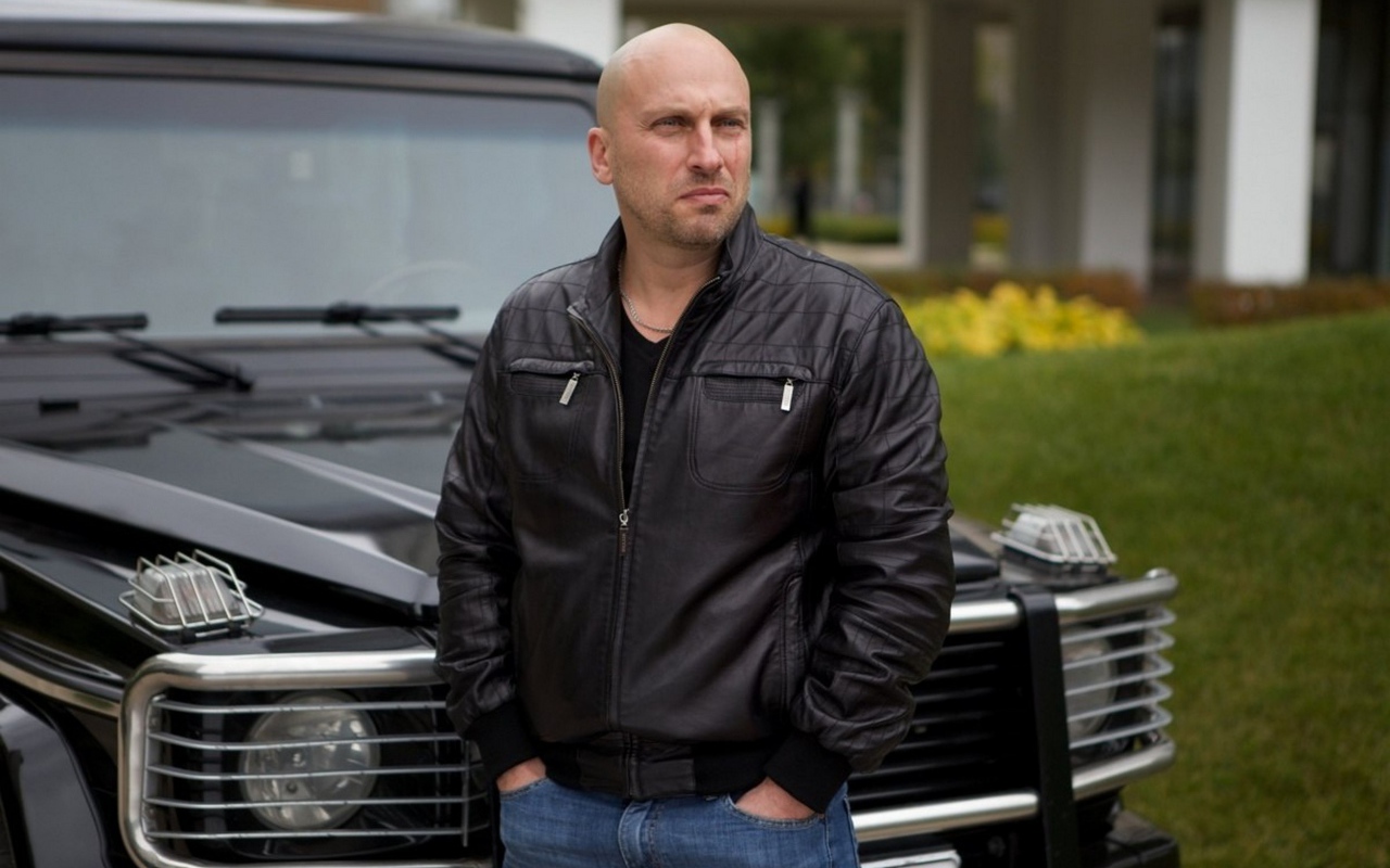 Фома со своим геликом в сериале Физрук