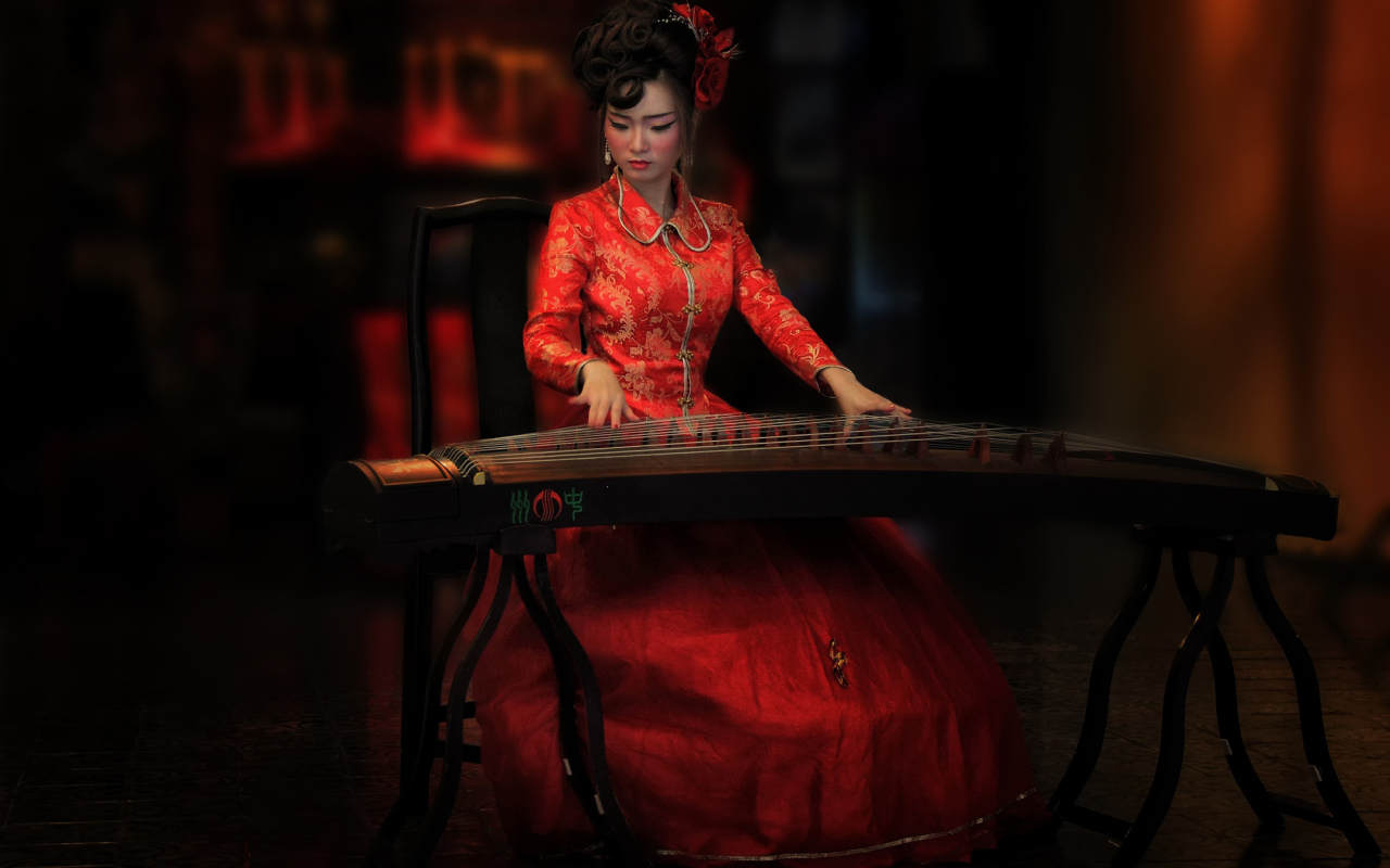 Китаянка с традиционным инструментом