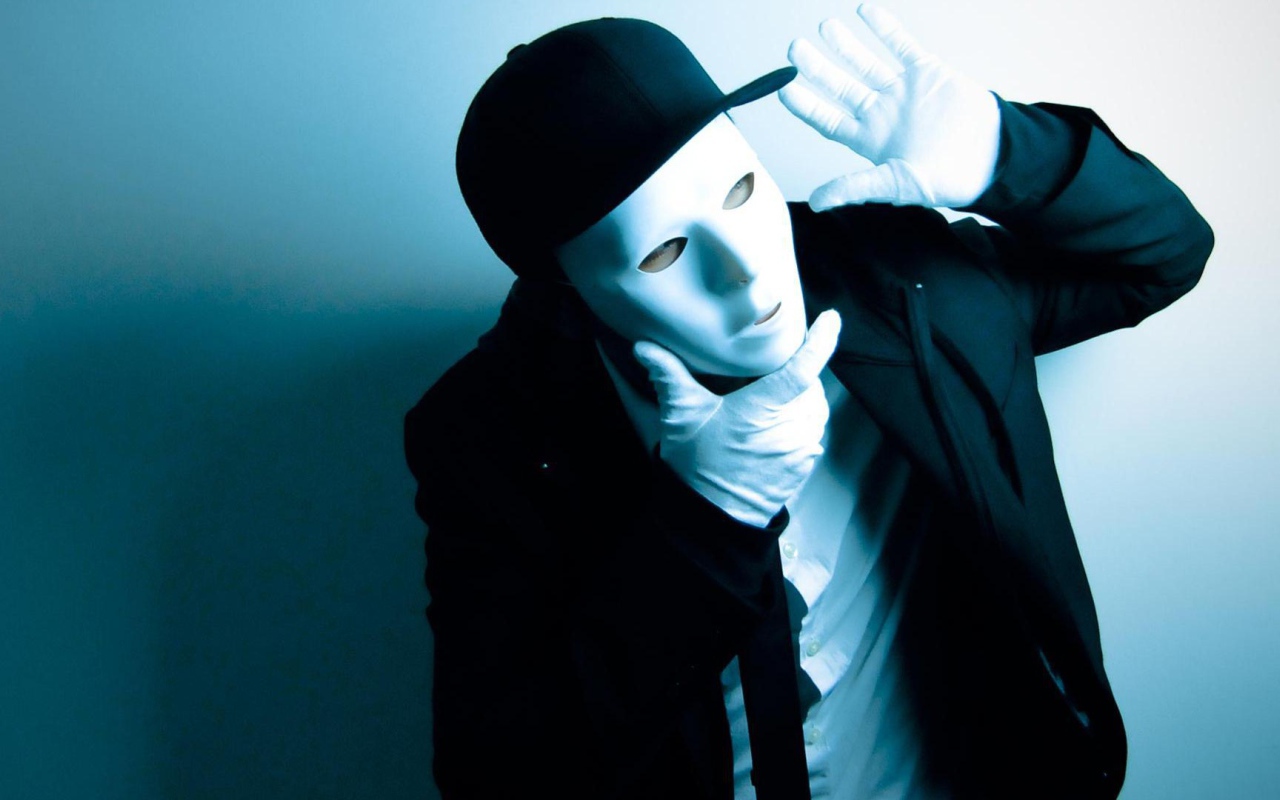 Танец в маске