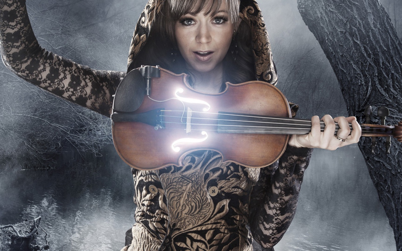 Певица со скрипкой