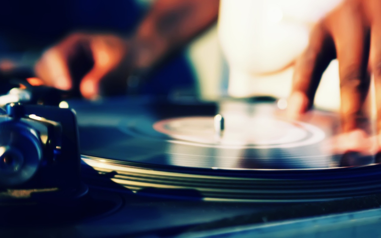 Руки диджея