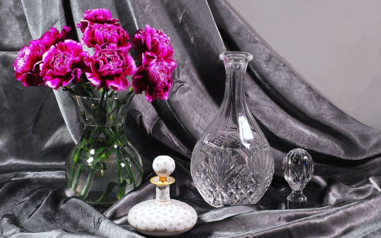 Букет цветов в стеклянной вазе