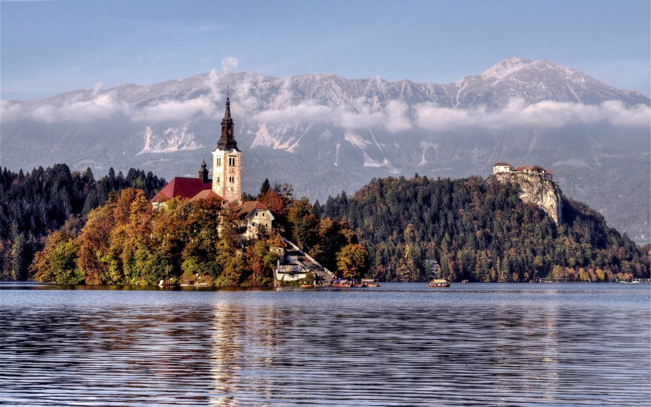 Архитектурный ансамбль в горах