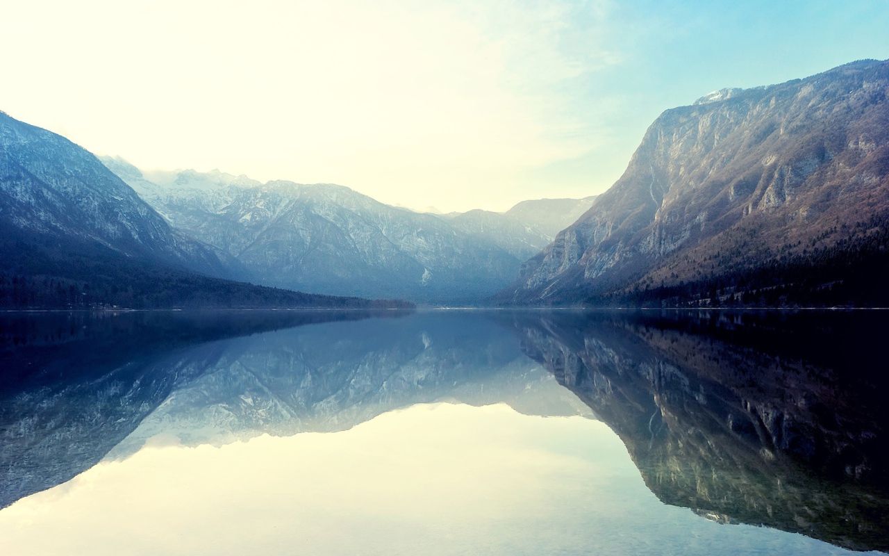 Отражение в озере