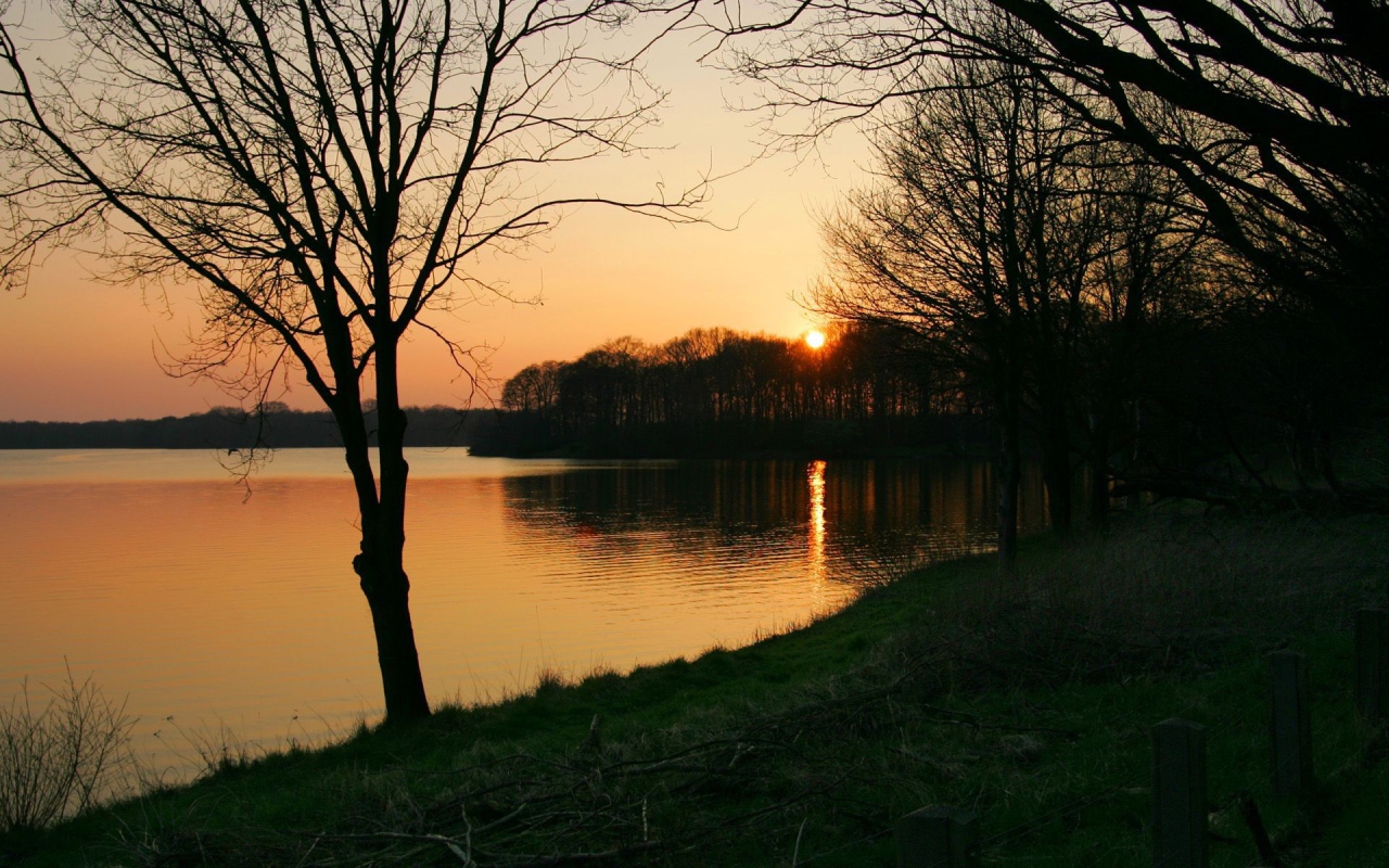 Вечер на тихом озере