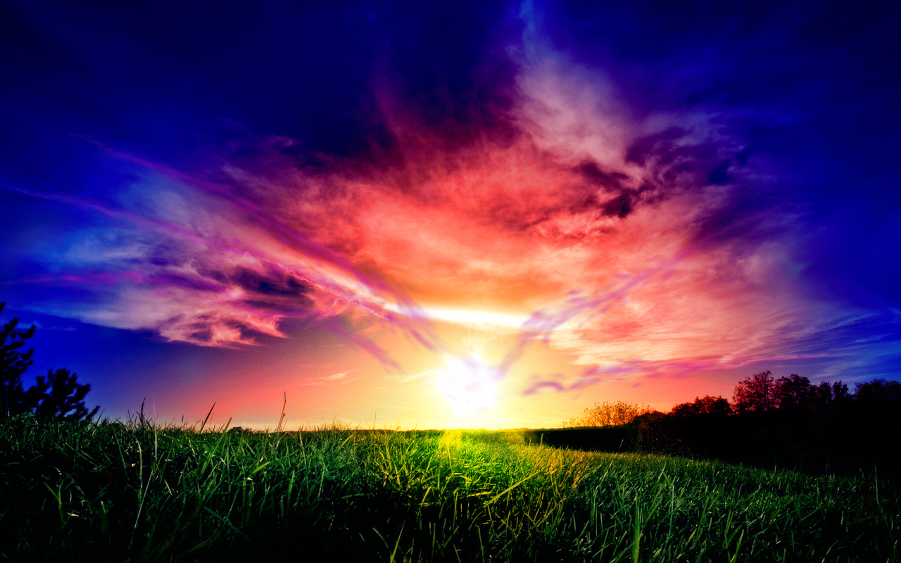 Красивый закат над полем