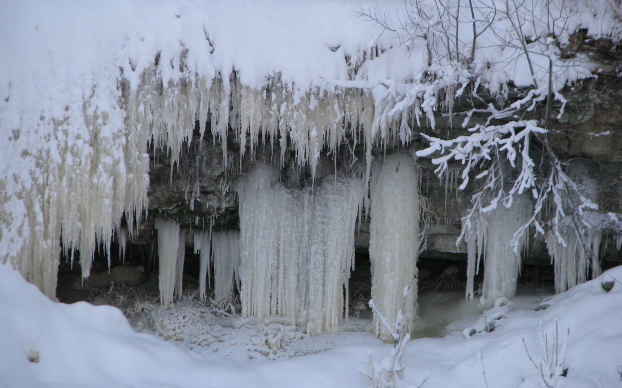 Замерзший водопад в Эстонии