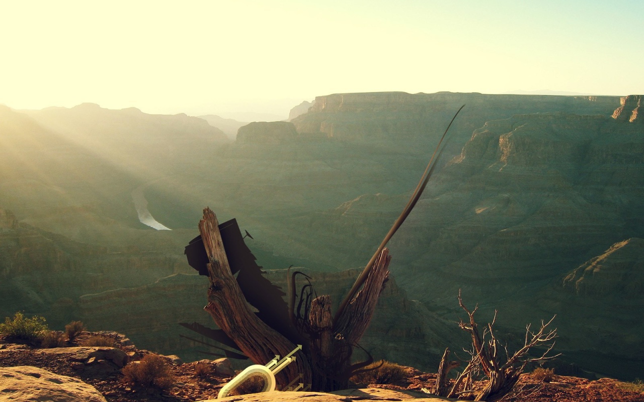 Абстракция на фоне гор