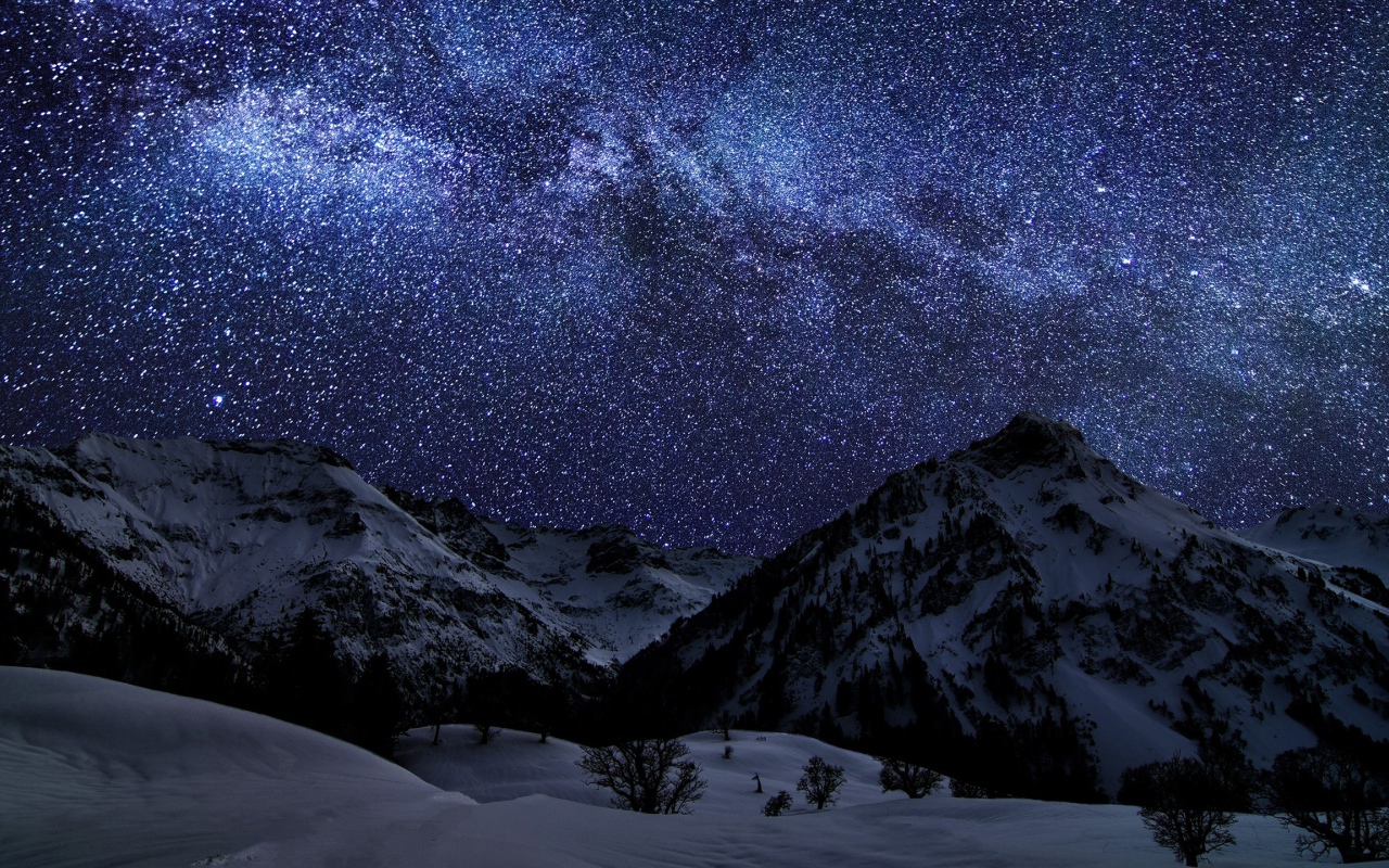 Млечный путь над горами