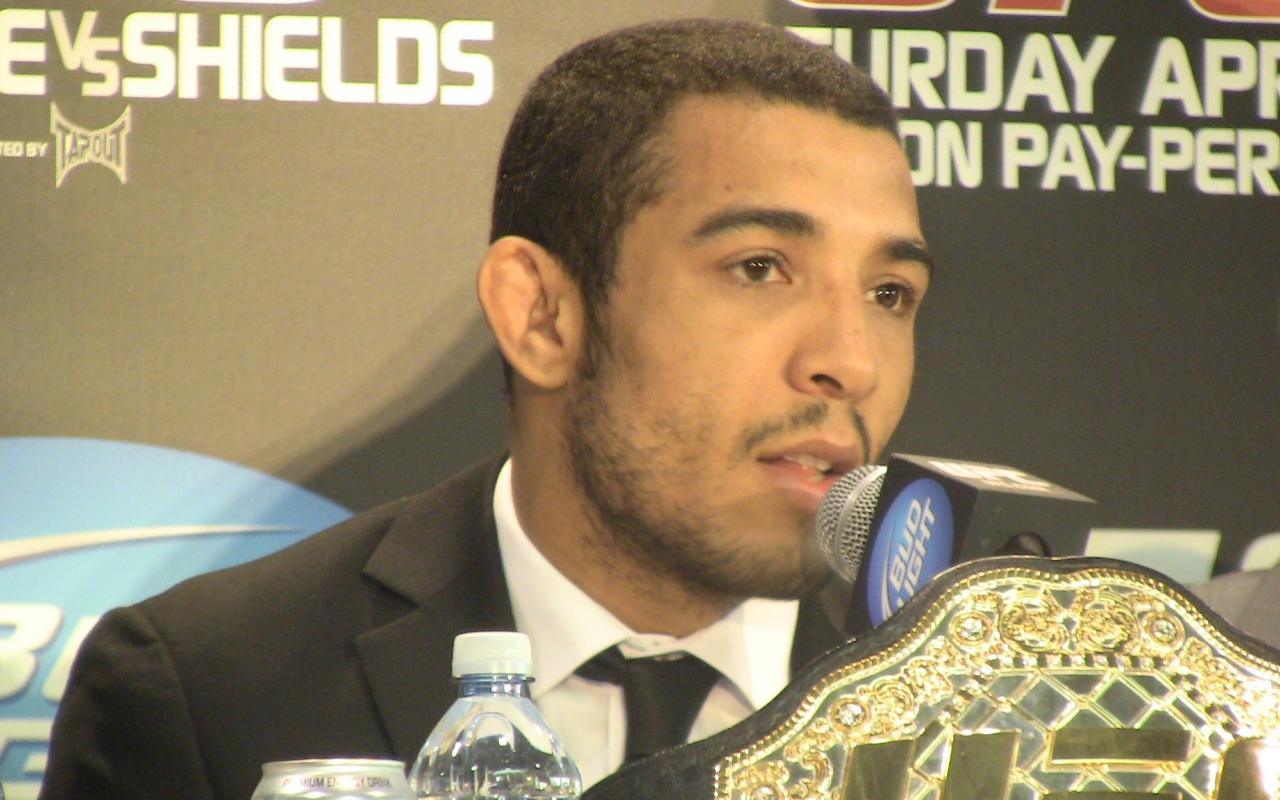 Популярный боец Хосе Альдо