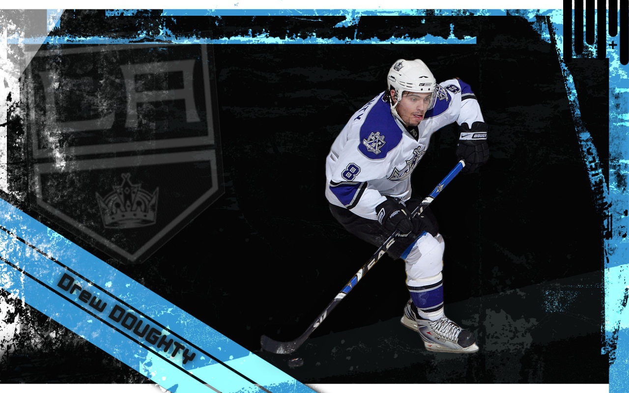 Дрю Даути на черном фоне