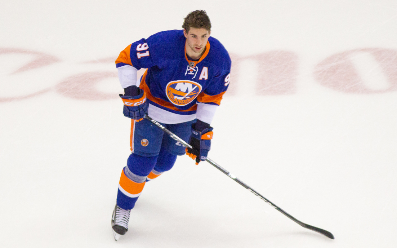 Известный Хоккеист из Айлендерс Джон Таварес