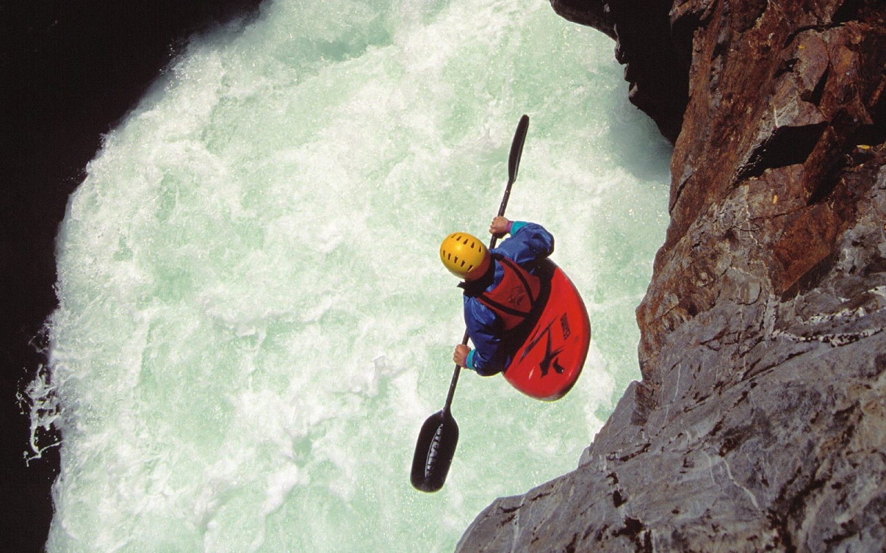 Спуск по горной реке