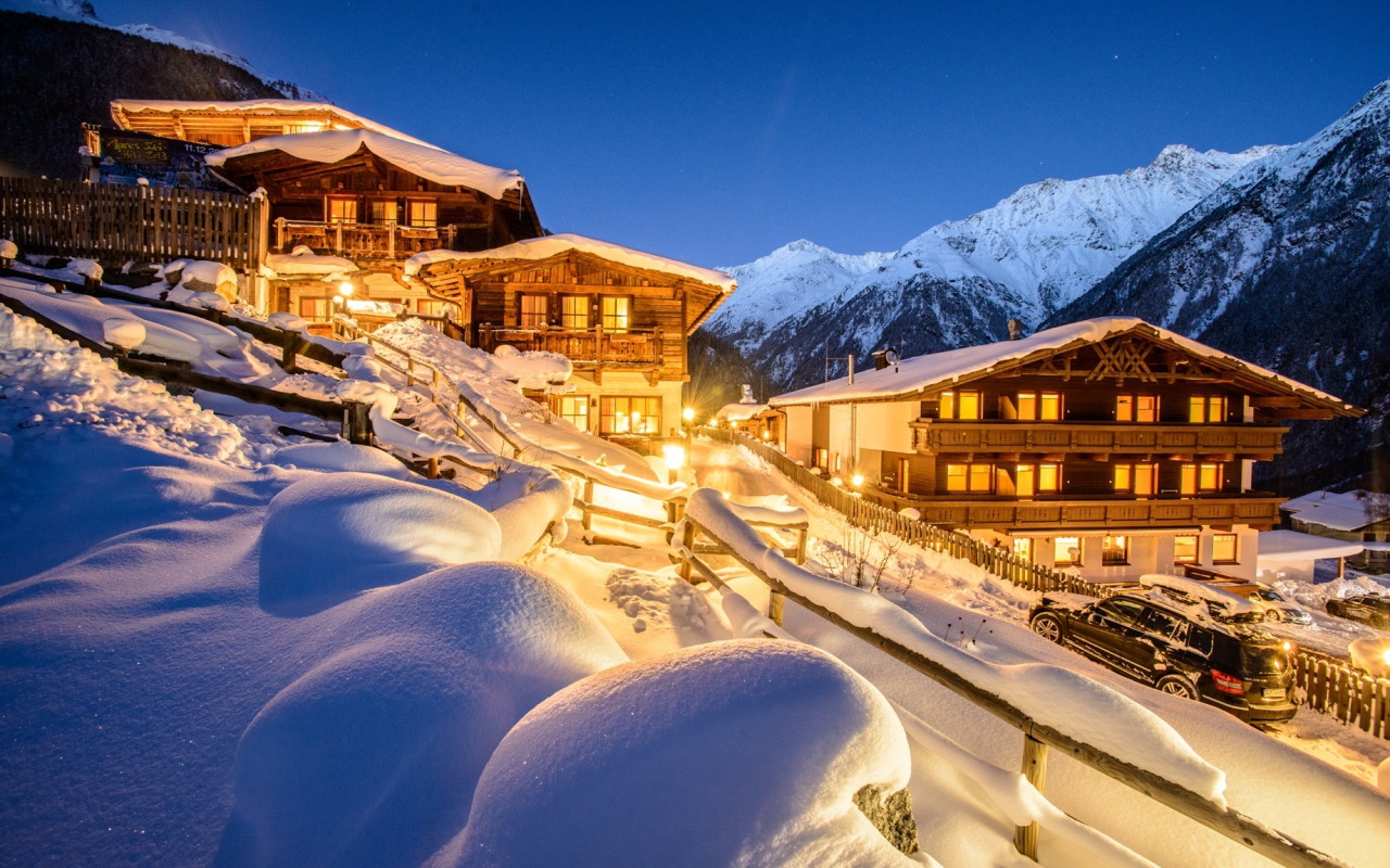 Вечернее сияние на горнолыжном курорте Зёльден, Австрия