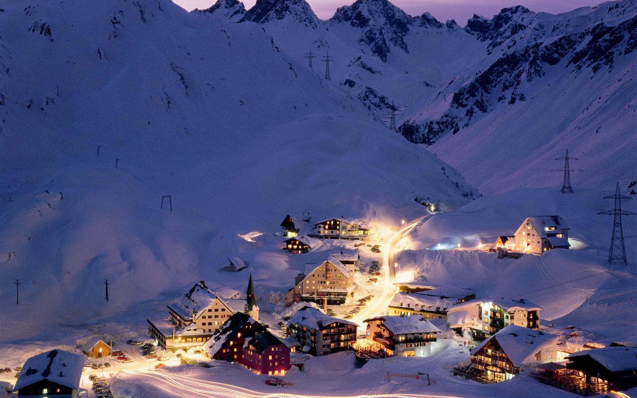 Вечернее сияние на горнолыжном курорте Сант Антон, Австрия