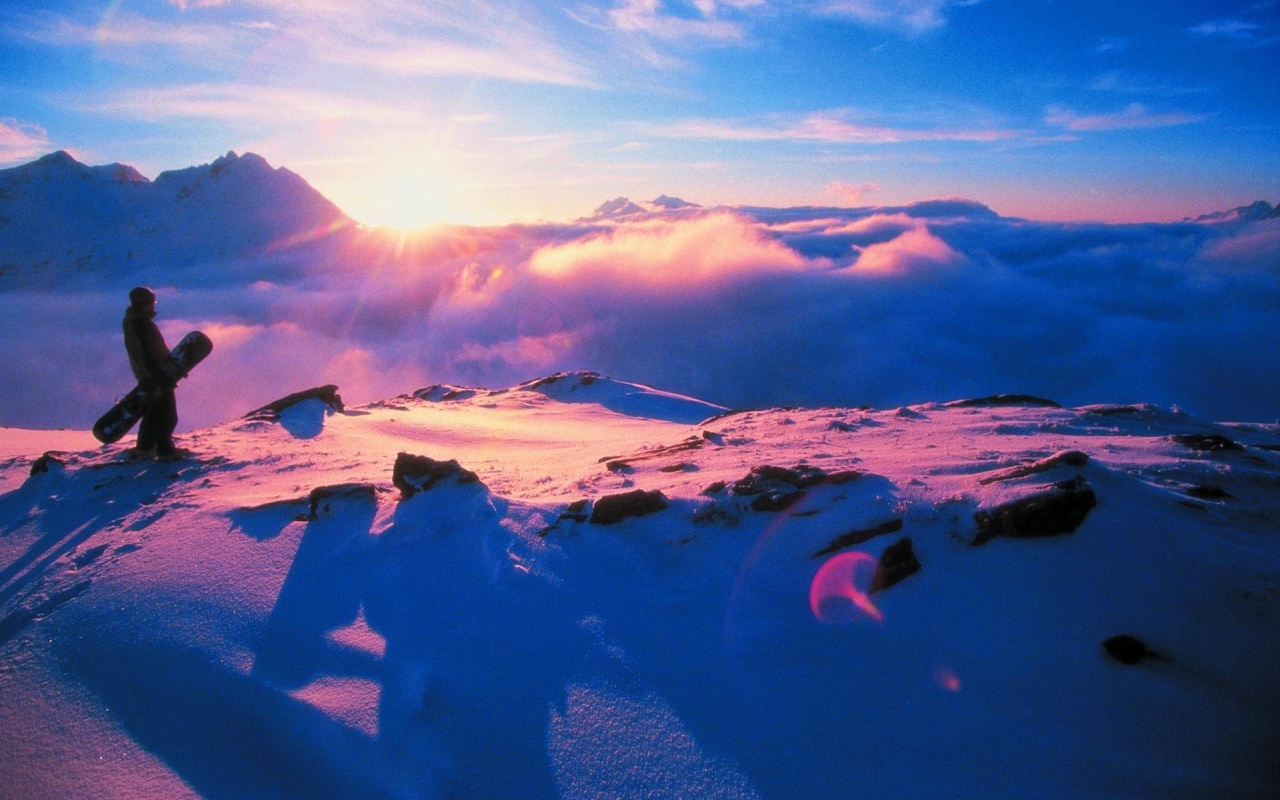 Розовый закат на горнолыжном курорте Сант Антон, Австрия