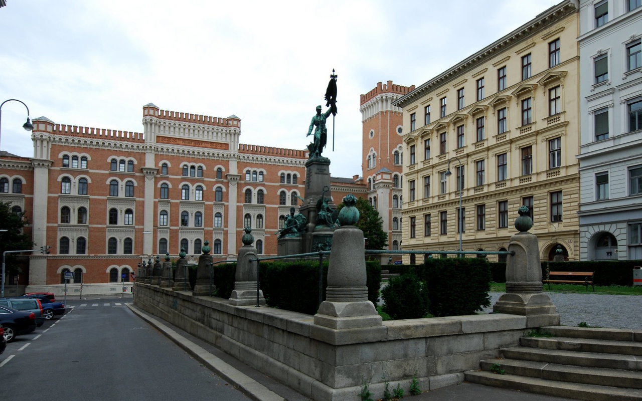 Скульптура на площади в городе Вена, Австрия