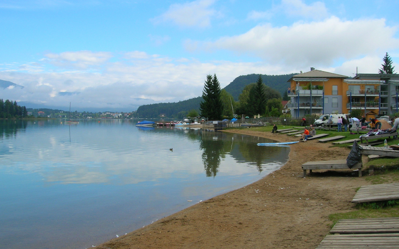 Пляж на курорте Фаакер-Зее, Австрия