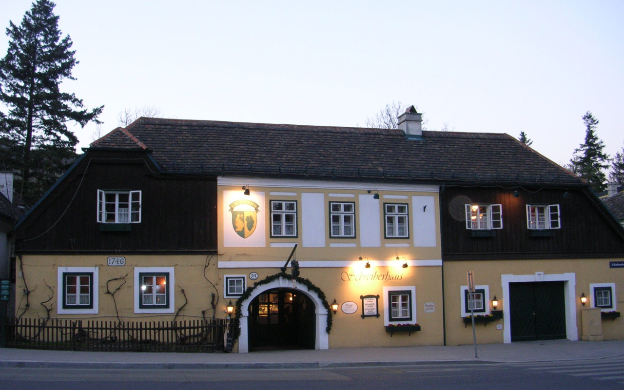 Городской дом в городе Нойштифт, Австрия