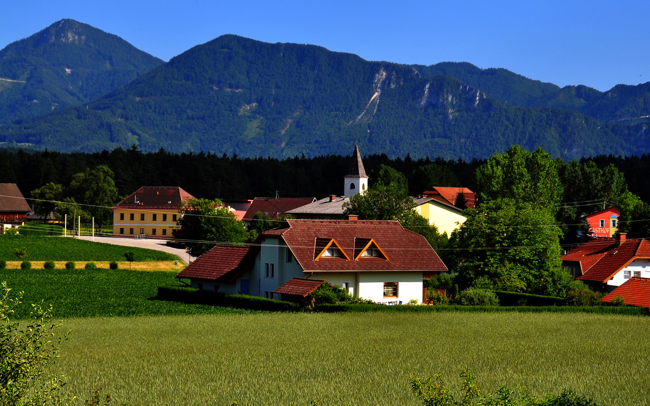Городские дома в окрестностях озера Клопайнер Зее, Австрия
