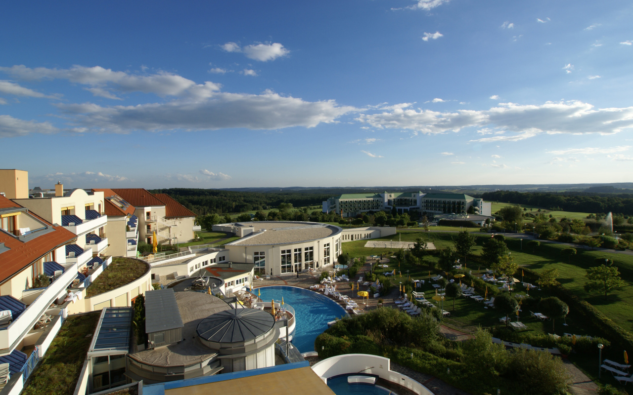 Вид с балкона на курорте Бад Татцмансдорф, Австрия