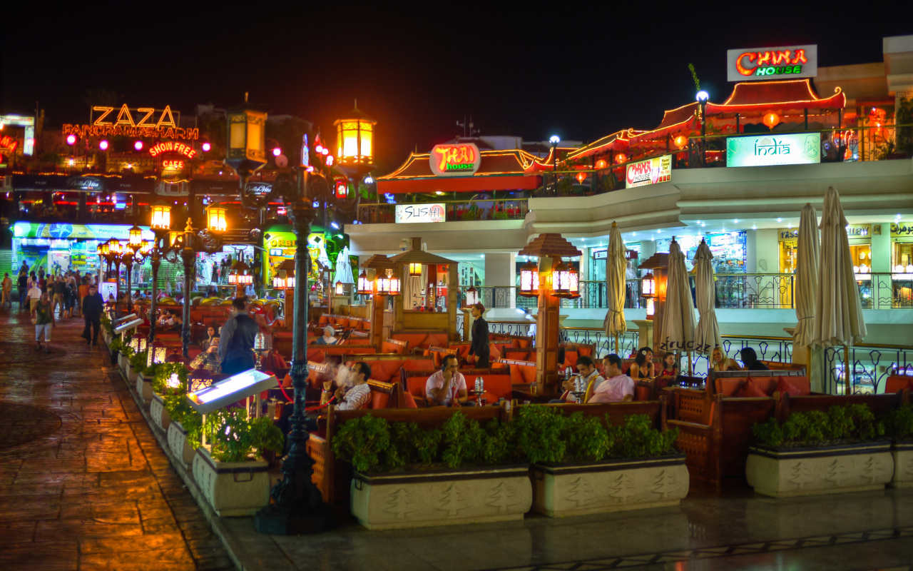 Ночные огни на курорте Шарм эль Шейх, Египет