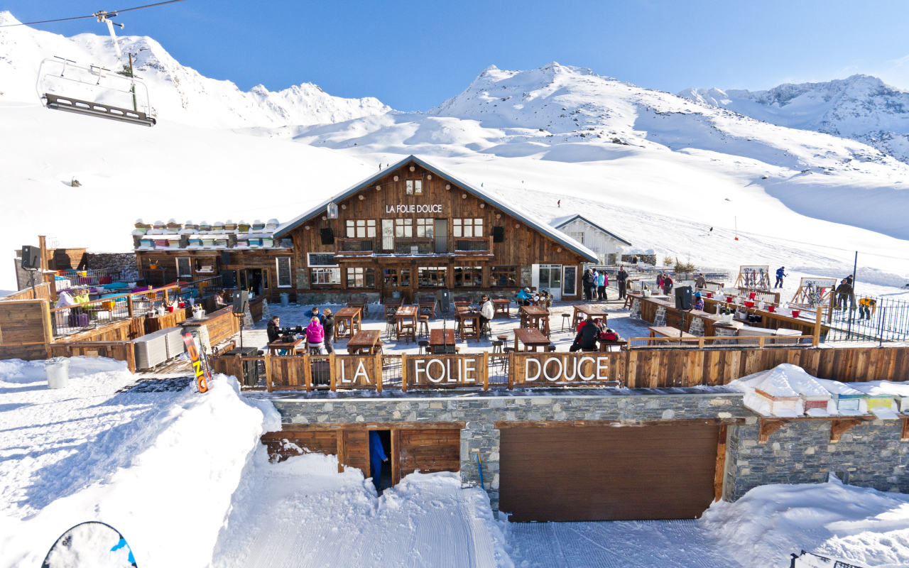 Кафе на горнолыжном курорте Валь-Торанс, Франция