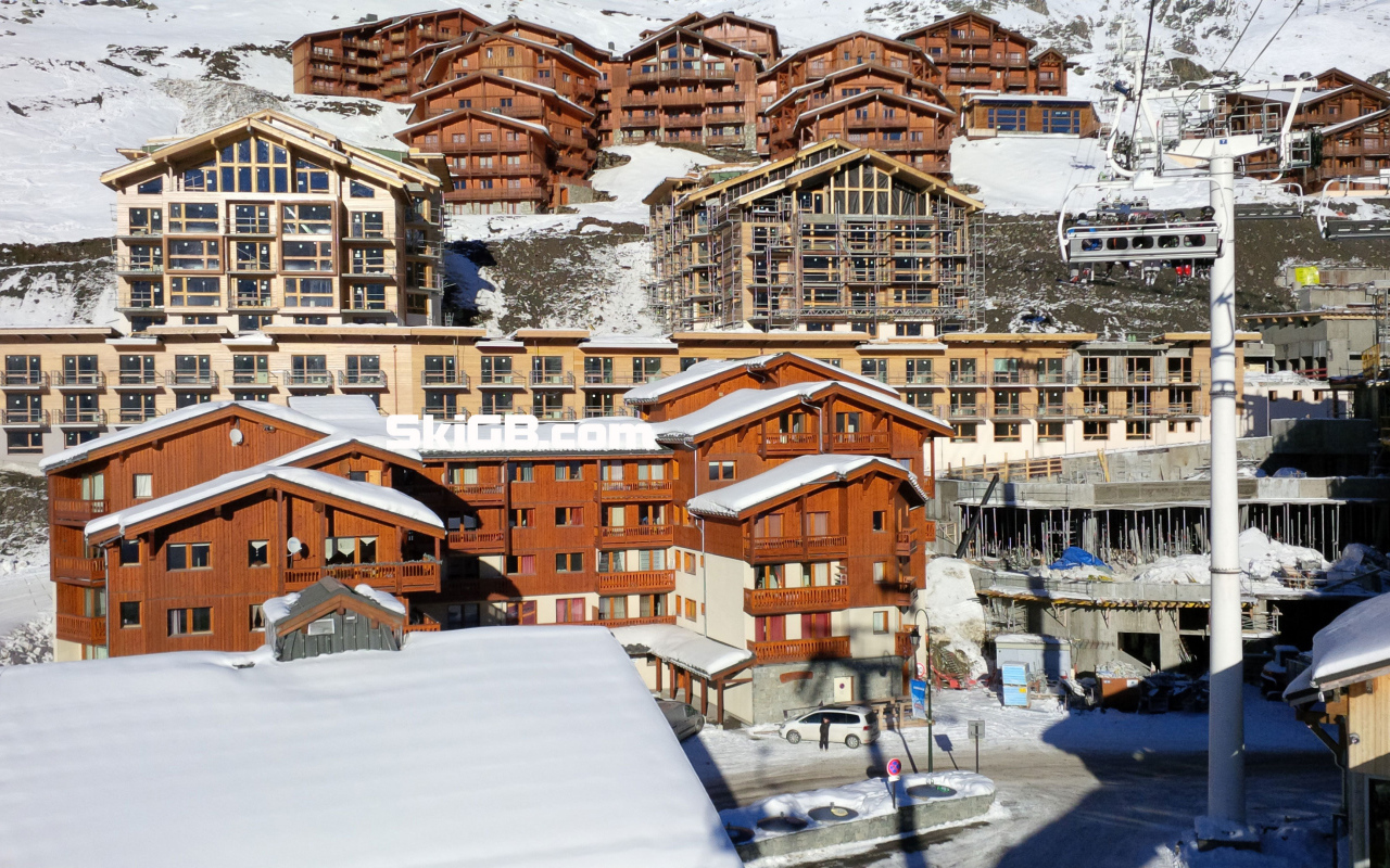 Город на горнолыжном курорте Валь-Торанс, Франция