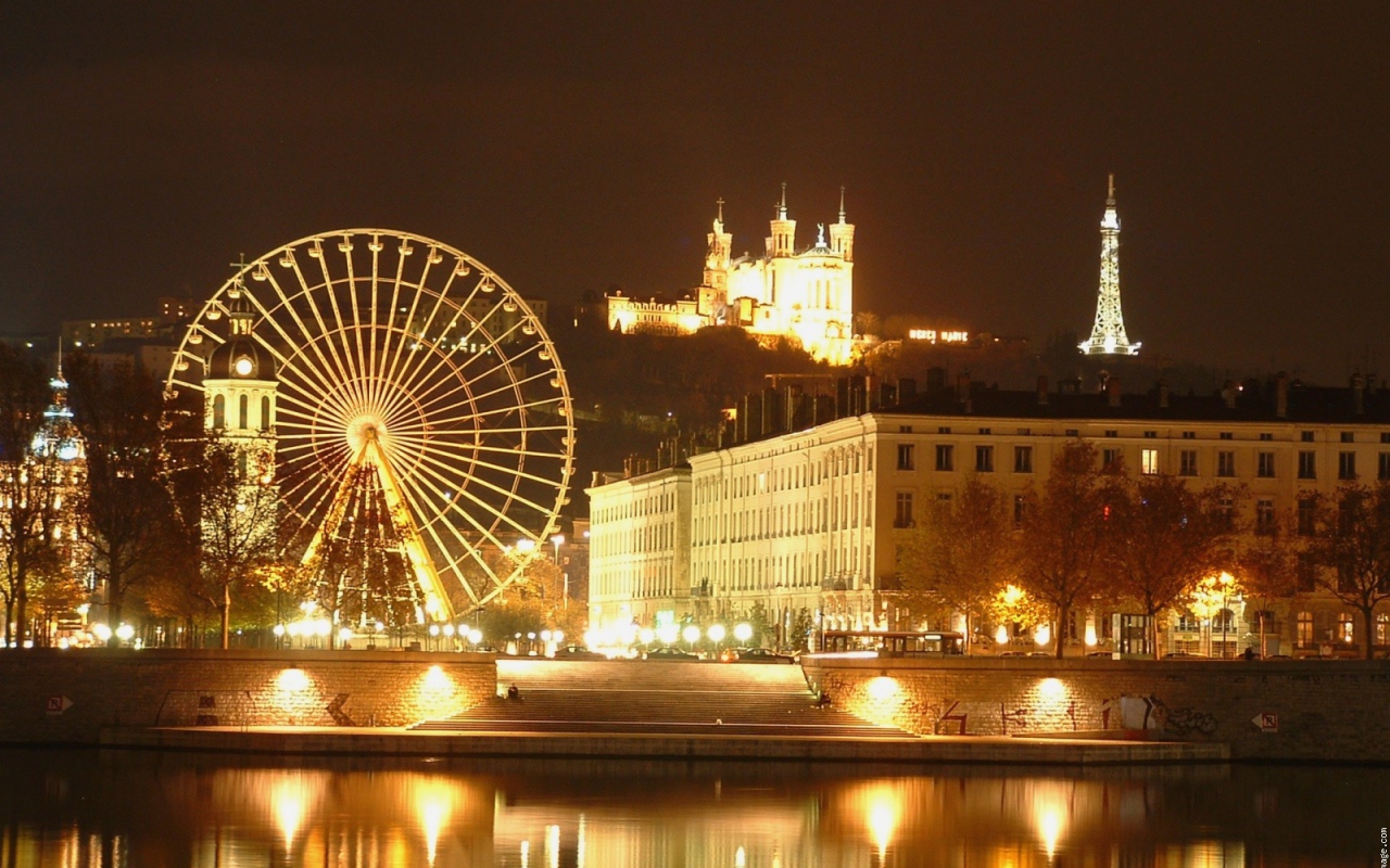 Колесо обозрения в городе Лион, Франция