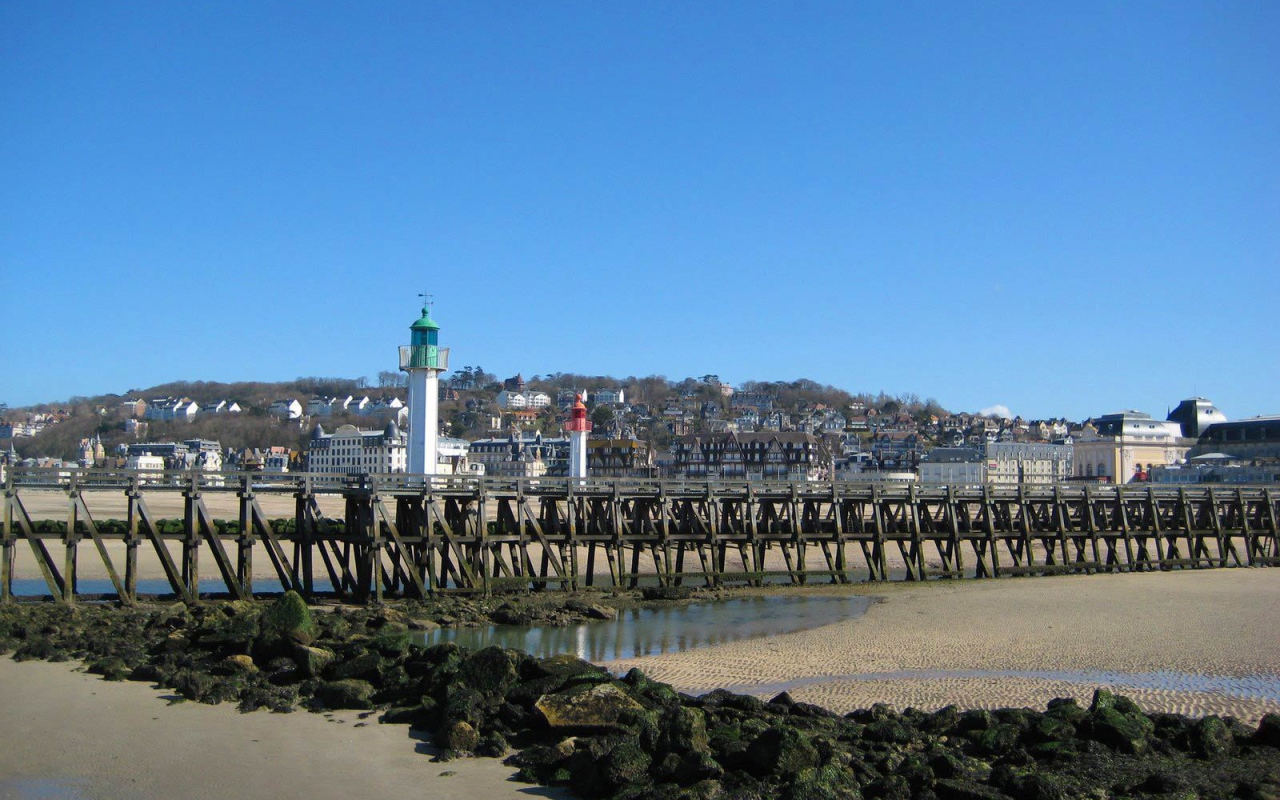 Причал на курорте Довиль, Франция