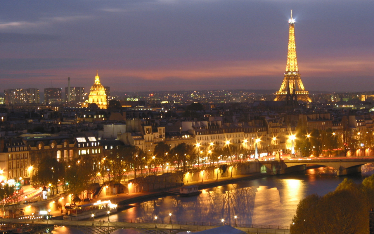 Ночные огни в Париже, Франция
