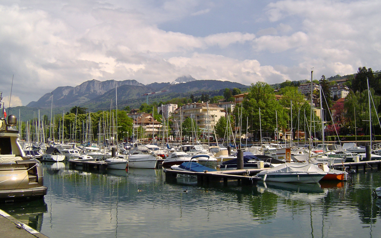 Port in the resort of Evian, France