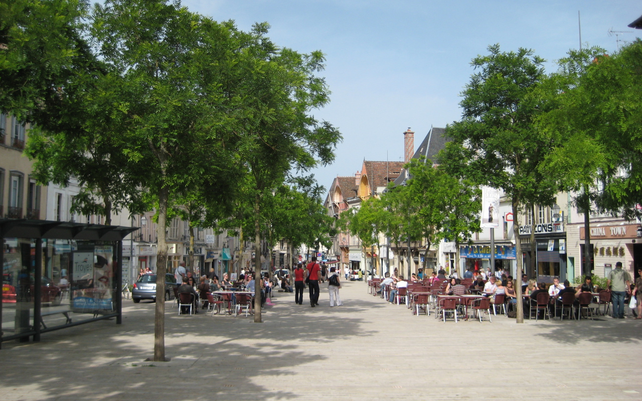 Улица в провинции Шампань, Франция