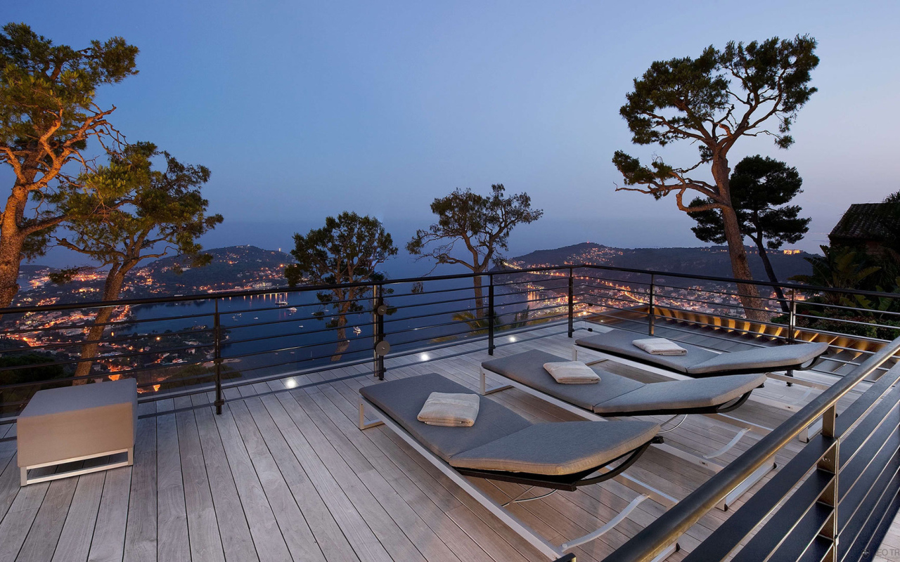 Терраса на Лазурном берегу, Франция