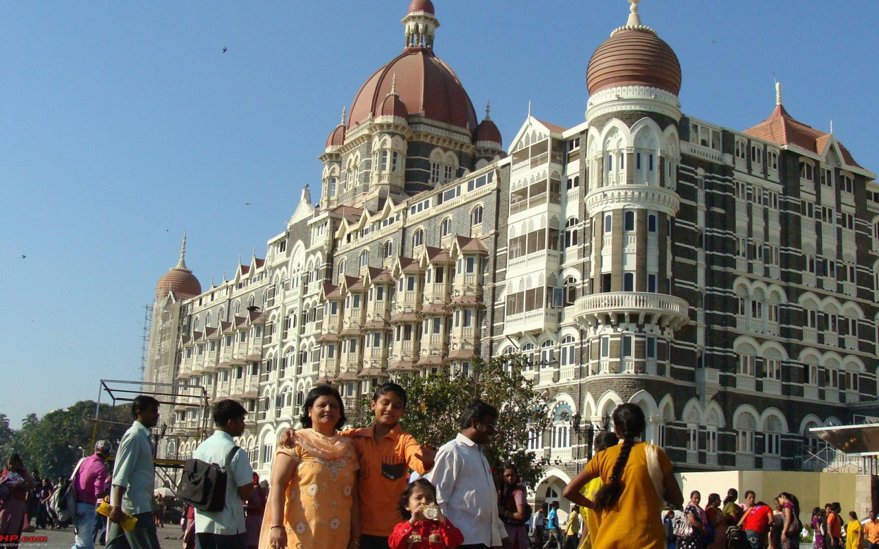 Уличная суета в Мумбае