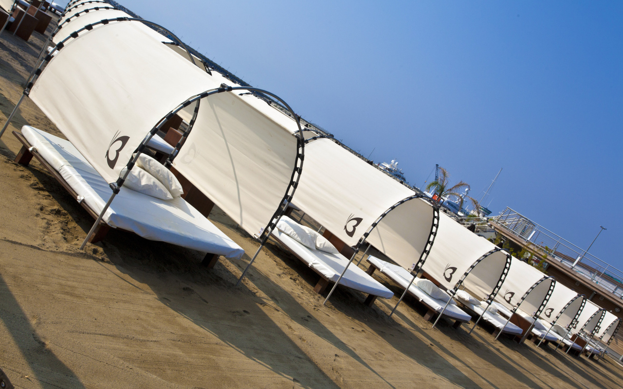 Пляж в Лоано, Италия