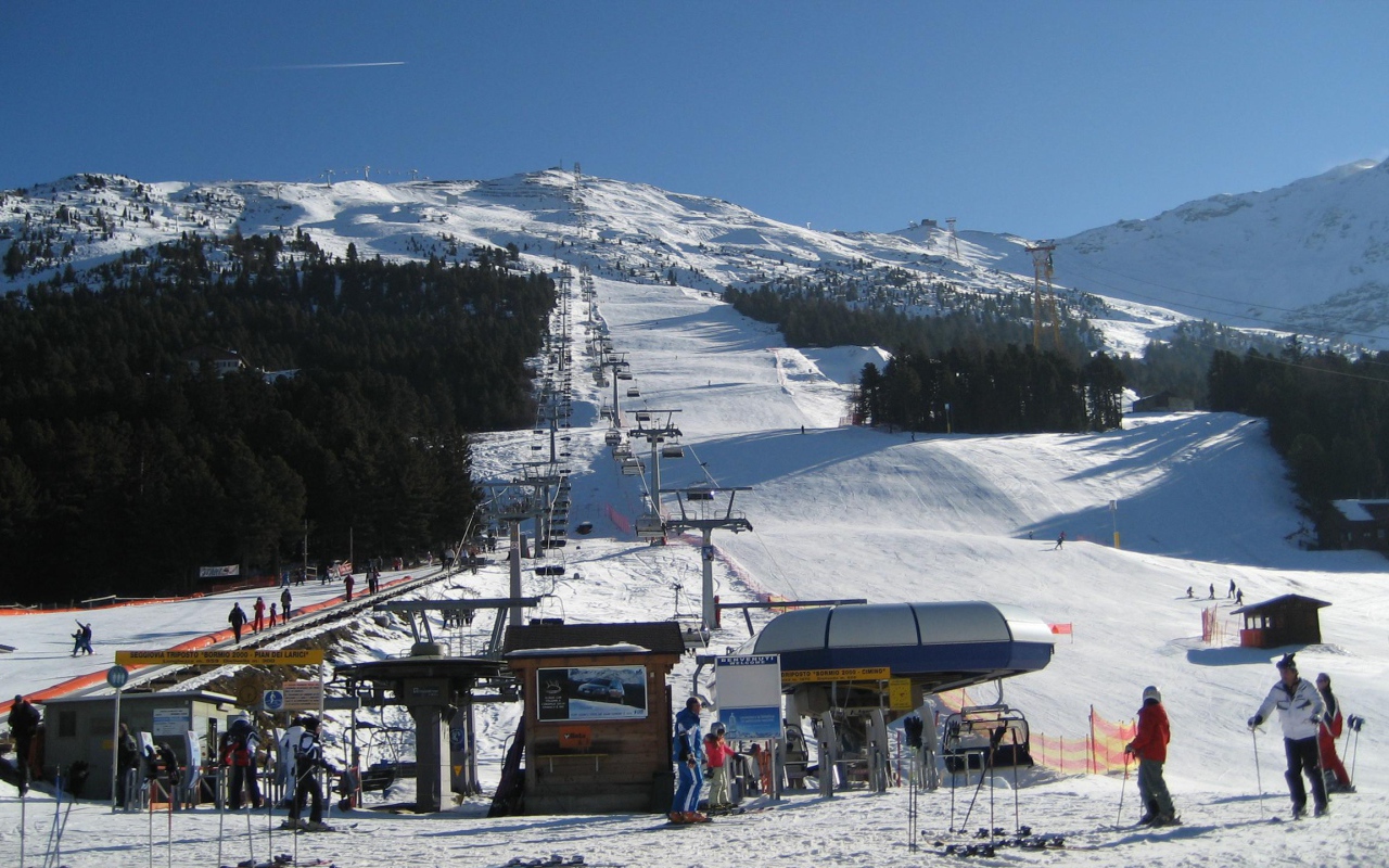 Подъемник на курорте в Бормио, Италия