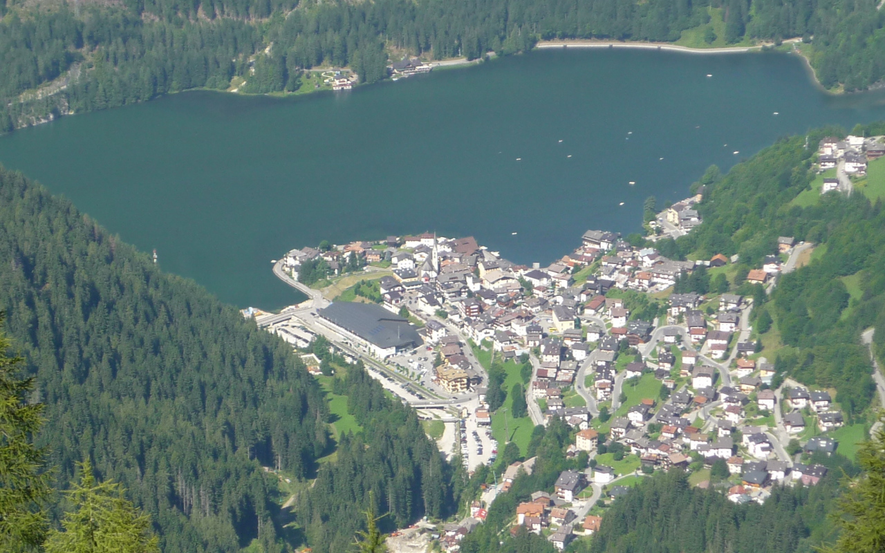 Панорама на курорте Аллеге, Италия