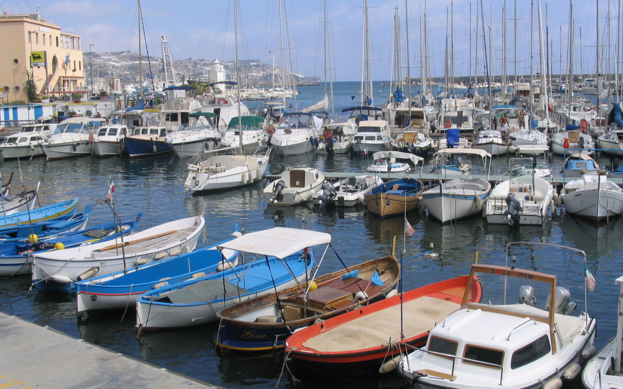 Порт в Сан Ремо, Италия