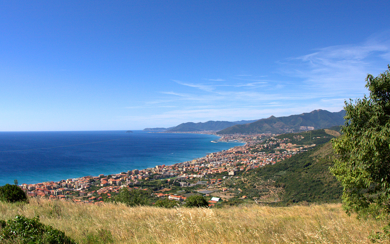 Курорт в Пьетра Лигуре, Италия