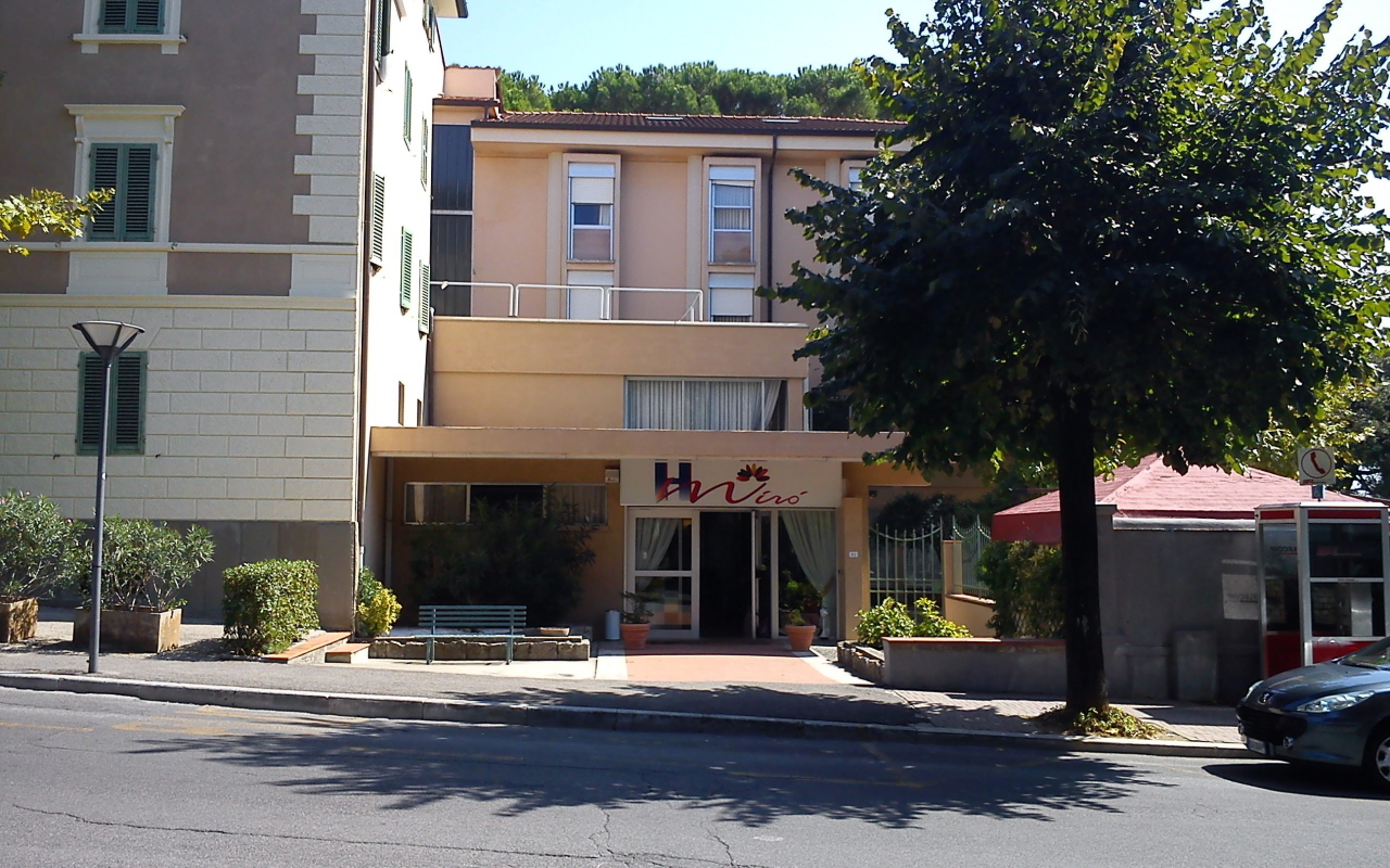 Придорожное кафе на курорте в Монтекатини Терме, Италия