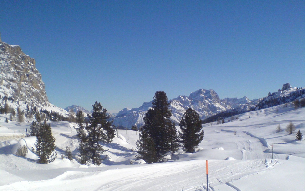 Лыжная трасса на горнолыжном курорте Кортина д'Ампеццо, Италия