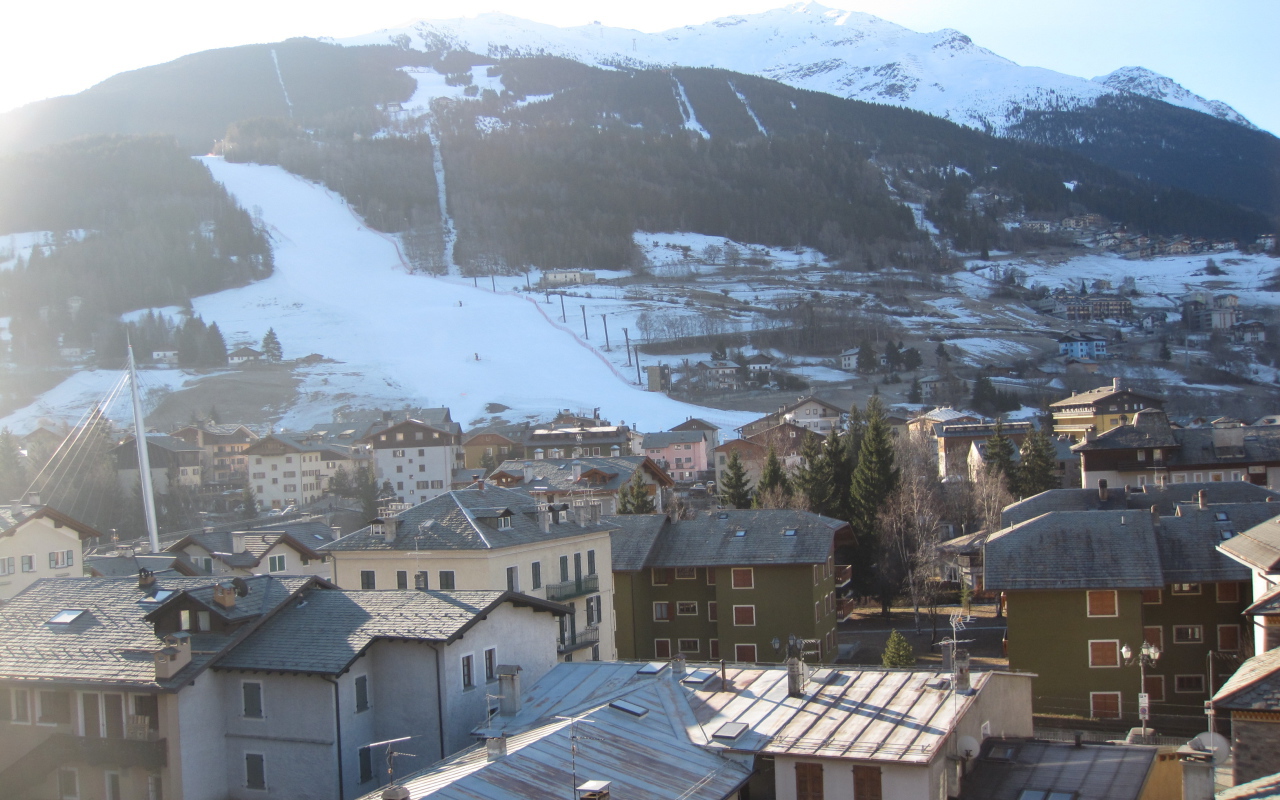 Горнолыжная трасса на курорте в Бормио, Италия