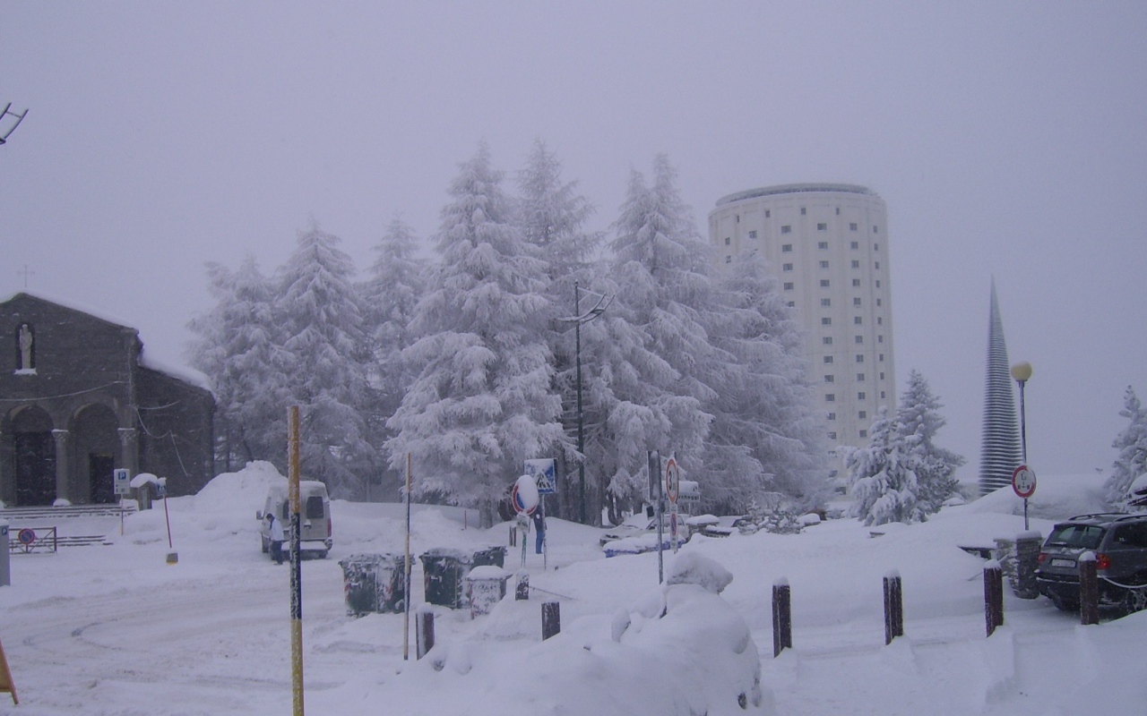Снегопад на горнолыжном курорте Сестриер, Италия
