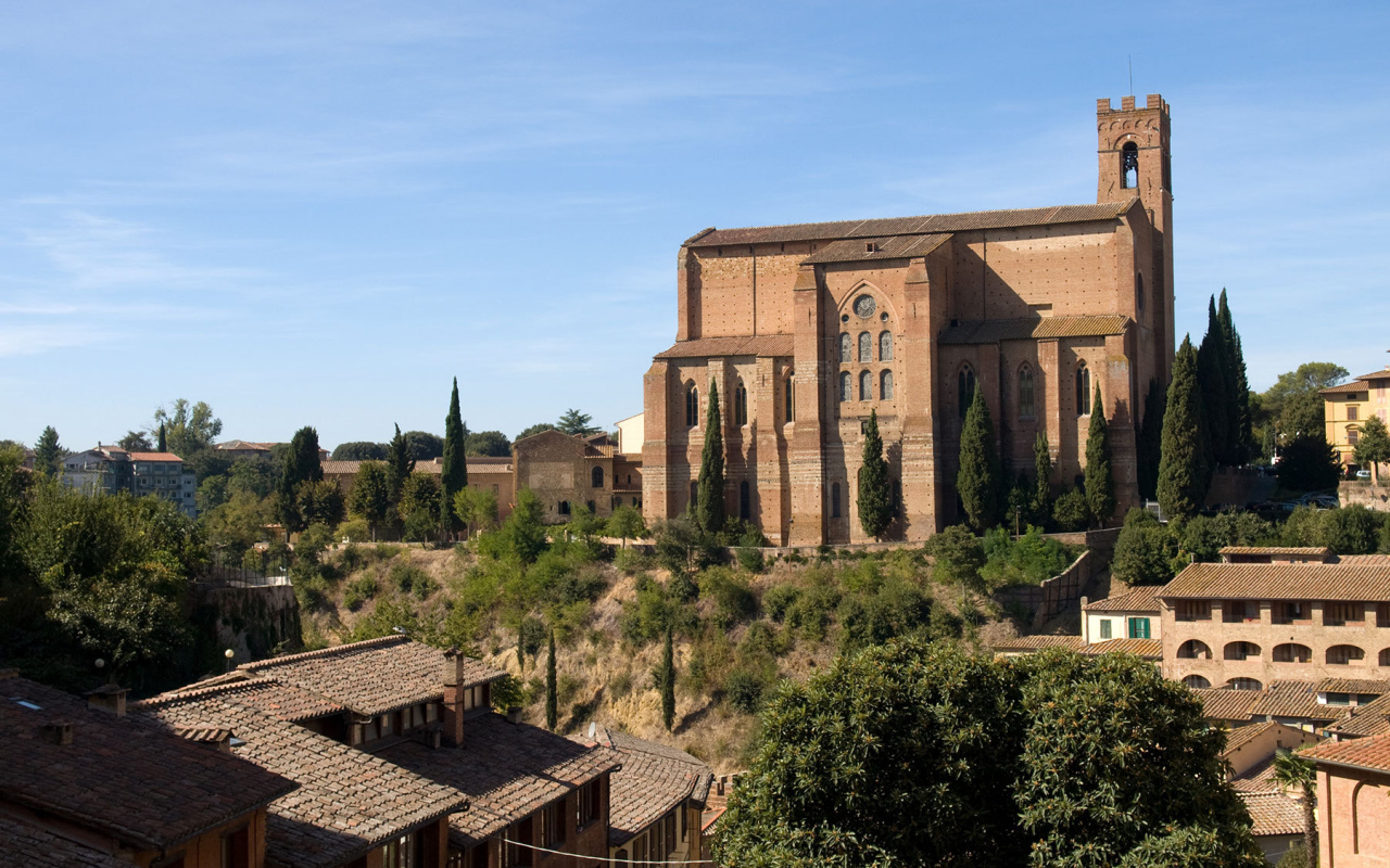 Старинный замок в Сиене, Италия